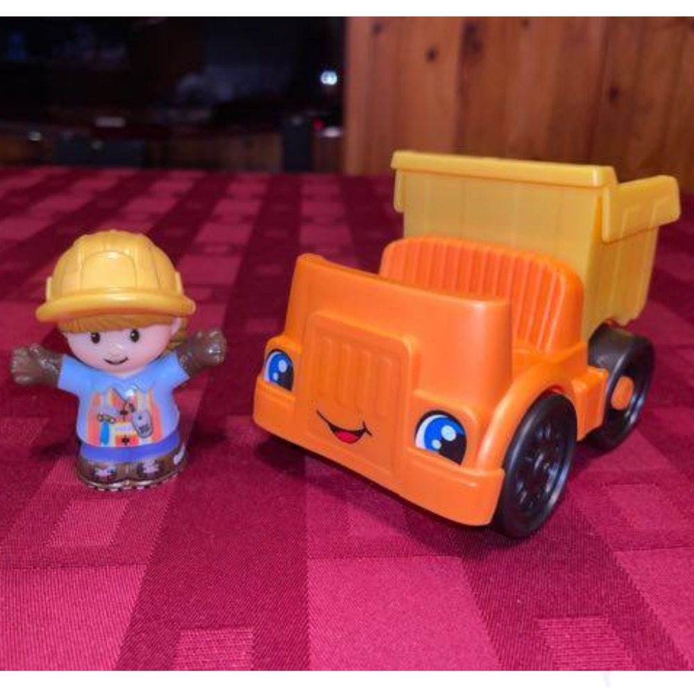 Fisher Price Little People - Dump Truck/Construction Worker